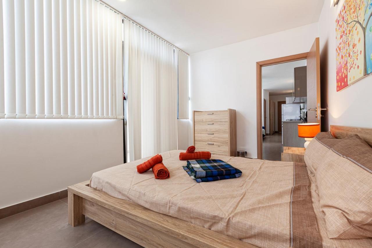 Апартаменты Perfect Seaview Penthouse Сент-Полс-Бей Экстерьер фото