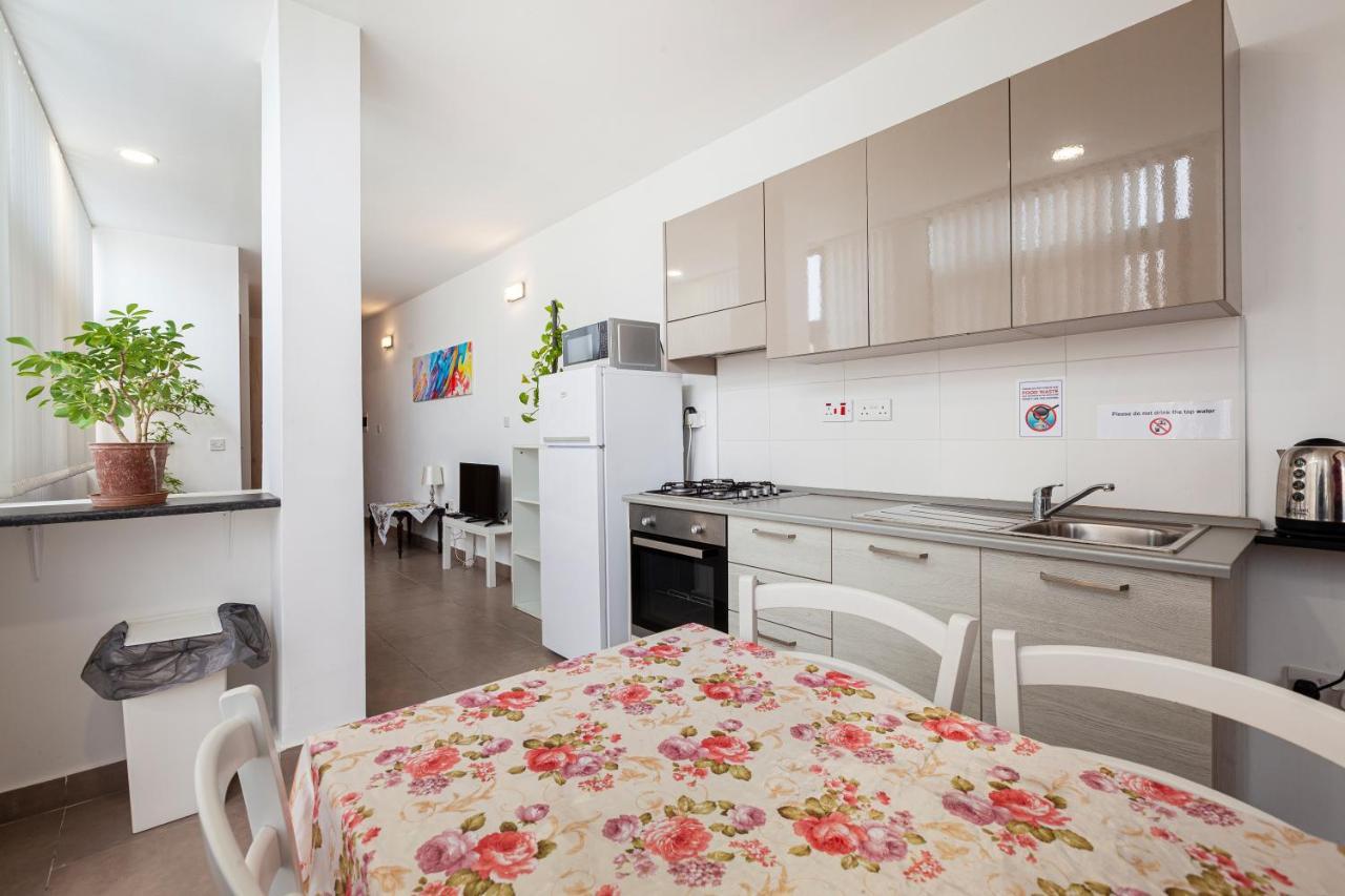 Апартаменты Perfect Seaview Penthouse Сент-Полс-Бей Экстерьер фото